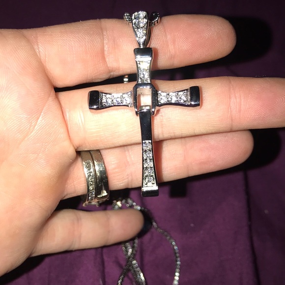 Brand new, Titanium Cross w/diamond accent chain - Picture 5 of 5